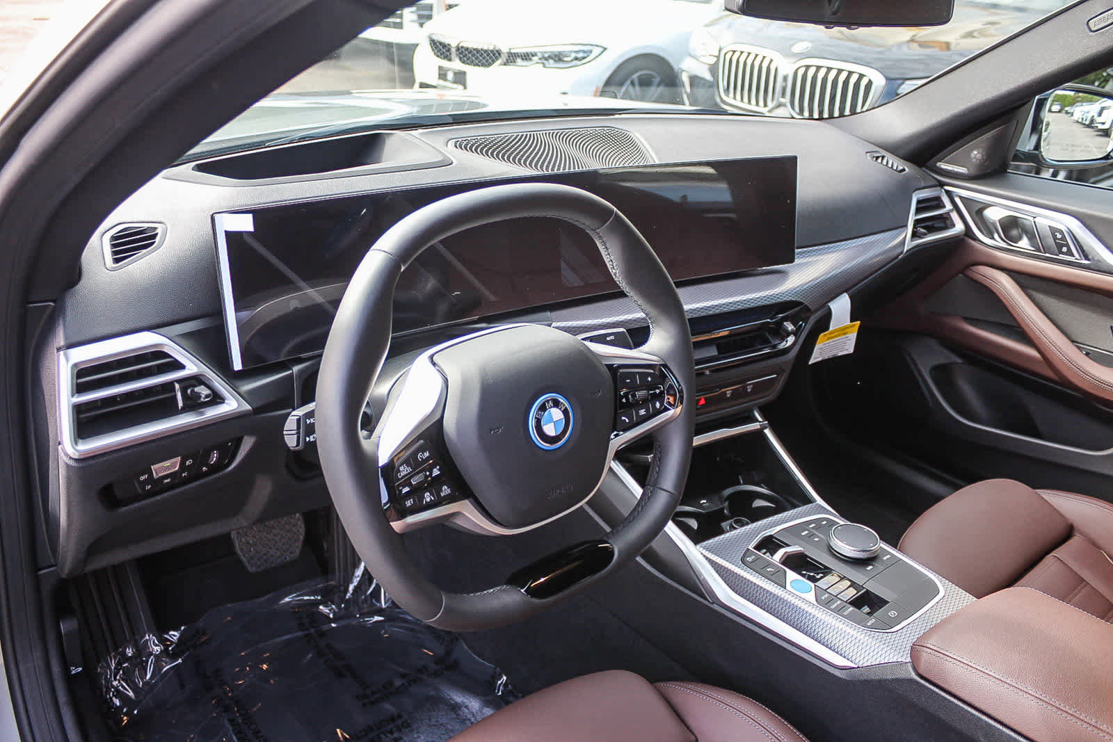 Used 2025 BMW i4 eDrive40 w/ Premium Package image 17