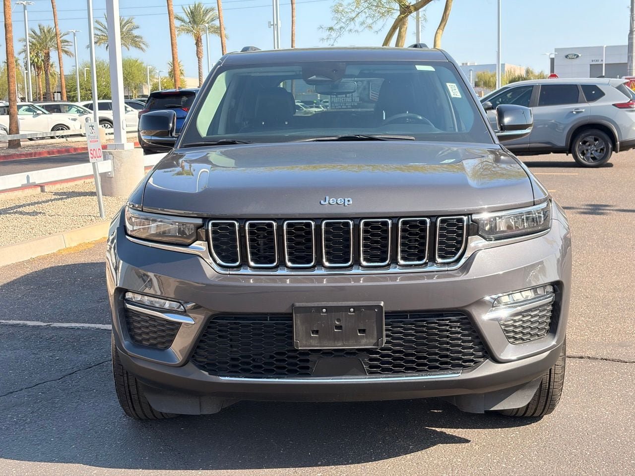 Used 2023 Jeep Grand Cherokee Limited AWD/4WD image 6