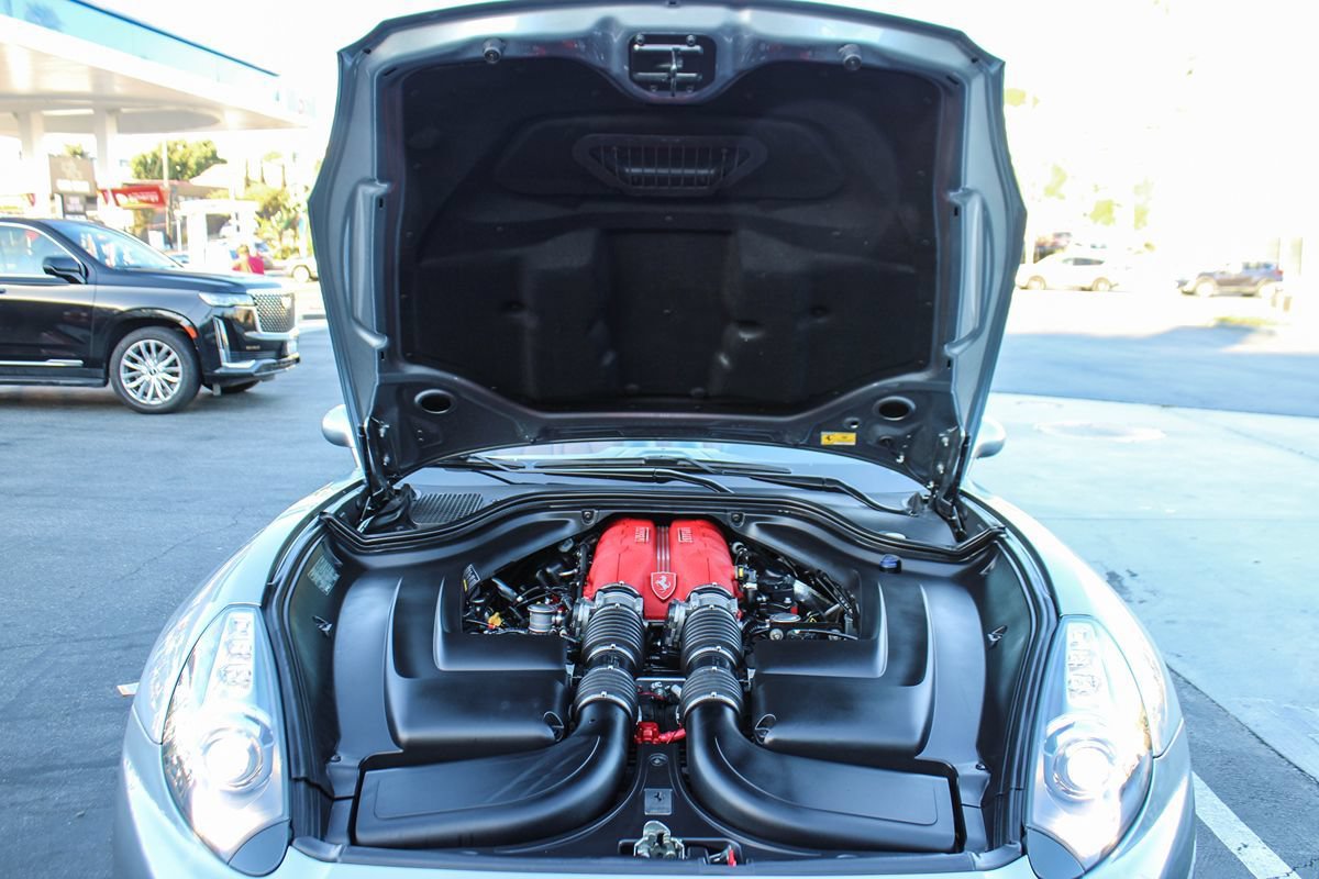 Used 2012 Ferrari California RWD image 12