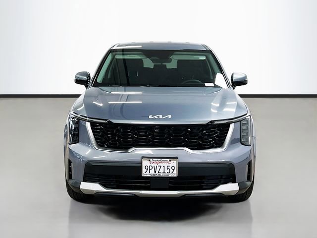 Certified 2025 Kia Sorento LX FWD image 2