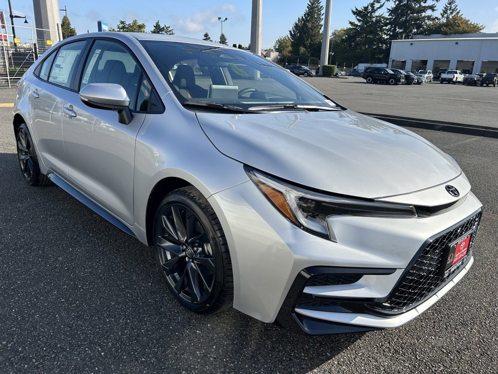 New 2026 Toyota Corolla SE image 3