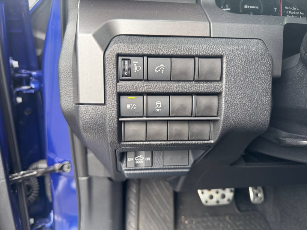 Used 2025 Toyota Tacoma TRD Sport AWD/4WD image 23