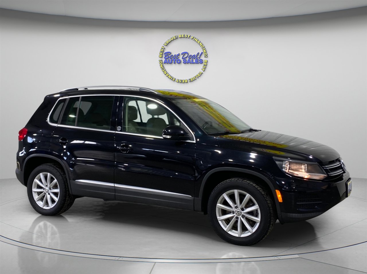 Used 2017 Volkswagen Tiguan Wolfsburg Edition image 8