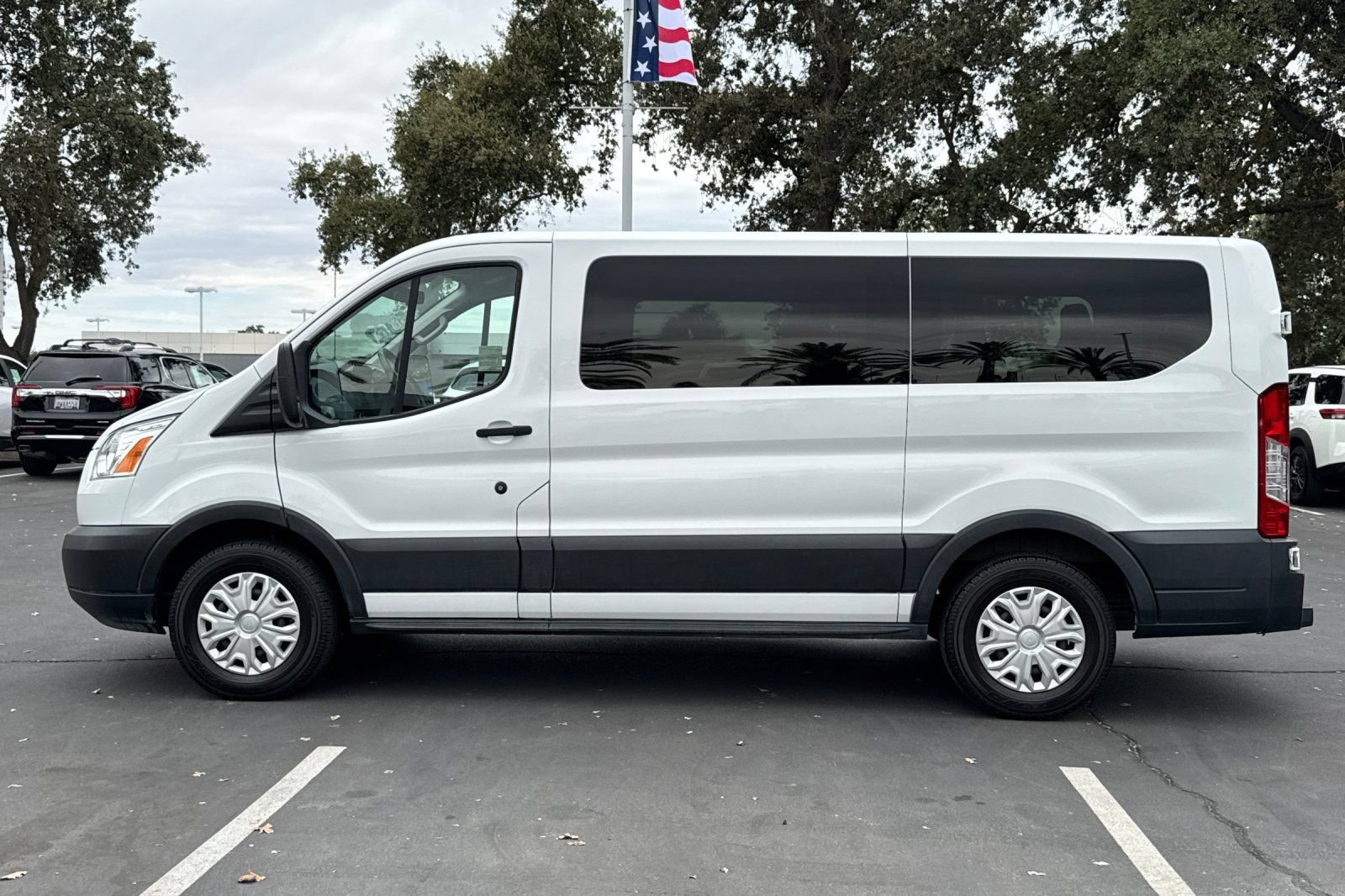 Used 2019 Ford Transit 150 XLT RWD image 6