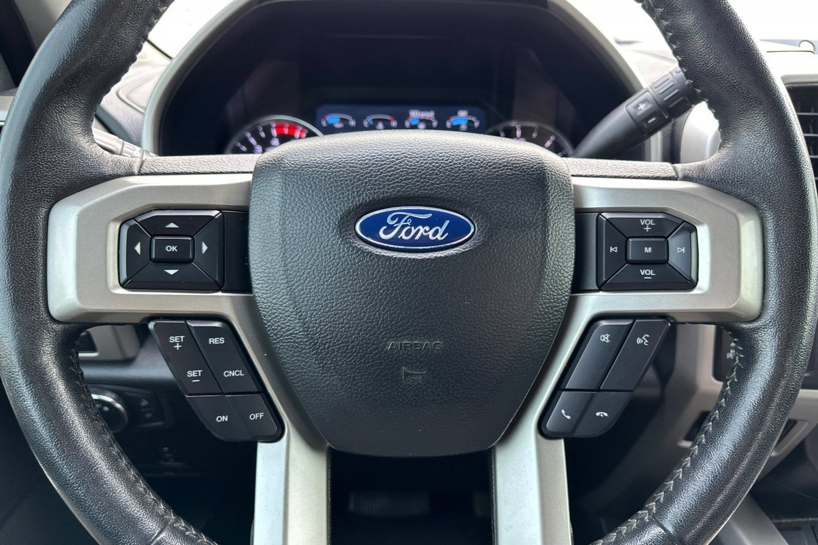 Used 2020 Ford F350 Lariat w/ Lariat Ultimate Package AWD/4WD image 24