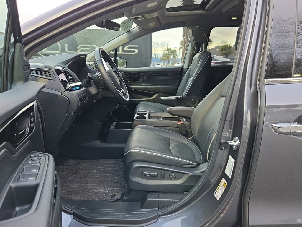 Used 2024 Honda Odyssey Elite image 4