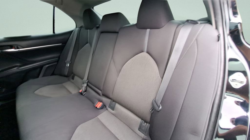 Used 2022 Toyota Camry LE image 13