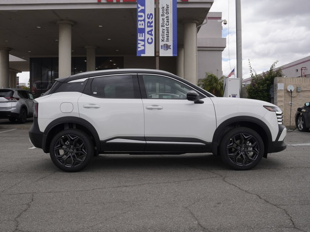 New 2026 Nissan Kicks SR FWD image 3