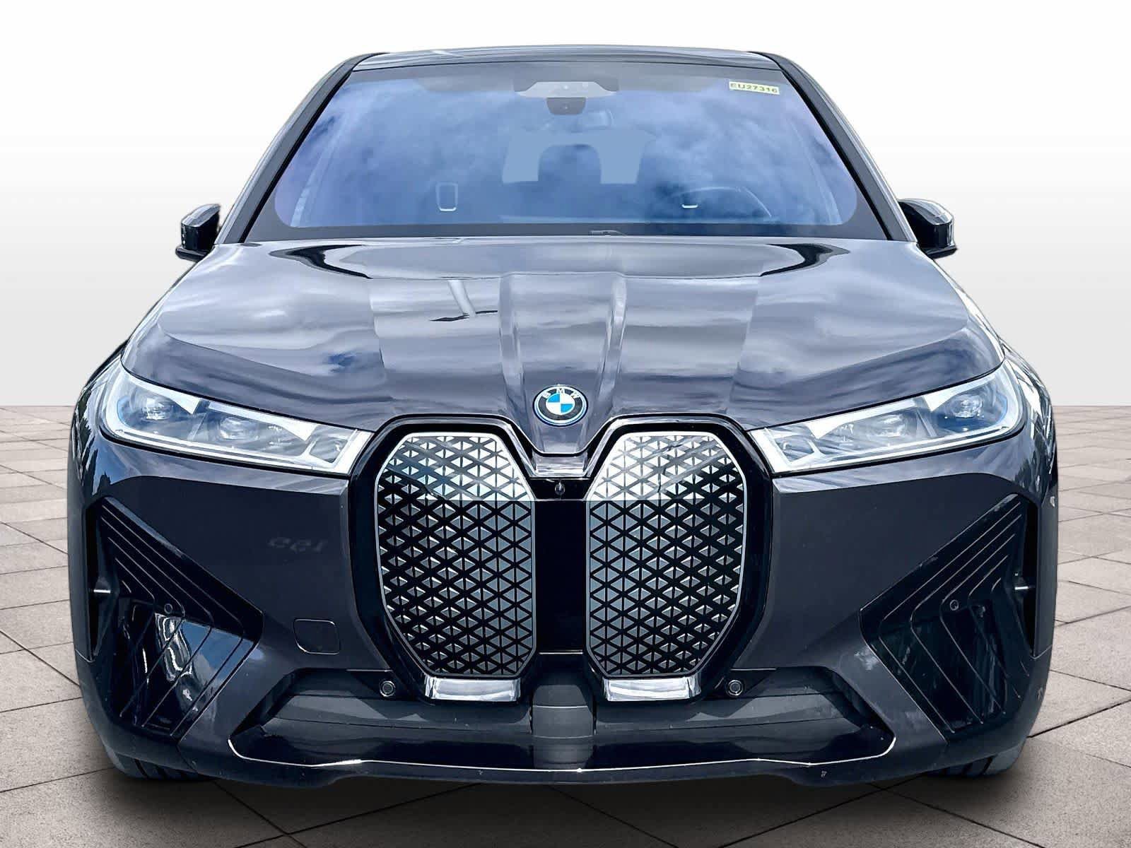 Used 2024 BMW iX xDrive50 w/ Sport Package AWD/4WD image 2