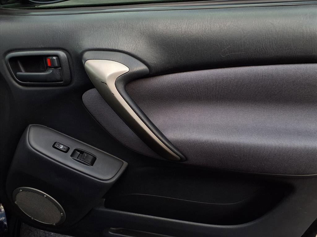 Used 2004 Toyota RAV4 2WD image 24