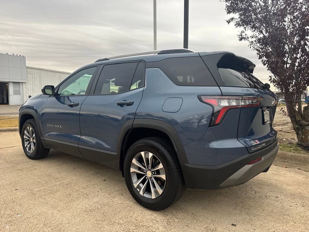 Used 2025 Chevrolet Equinox LT w/ Convenience Package II image 3