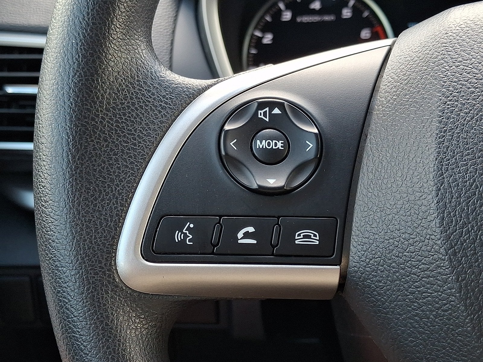 Used 2018 Mitsubishi Eclipse Cross LE AWD/4WD image 23
