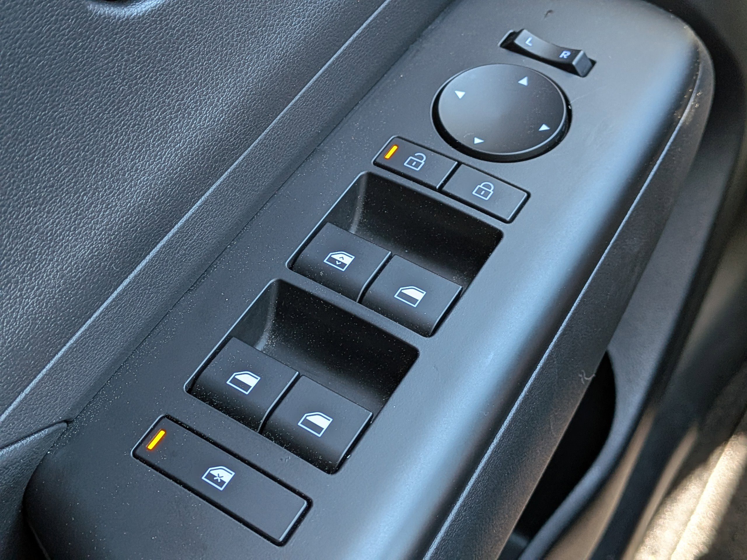 Certified 2025 Hyundai Kona SE image 22