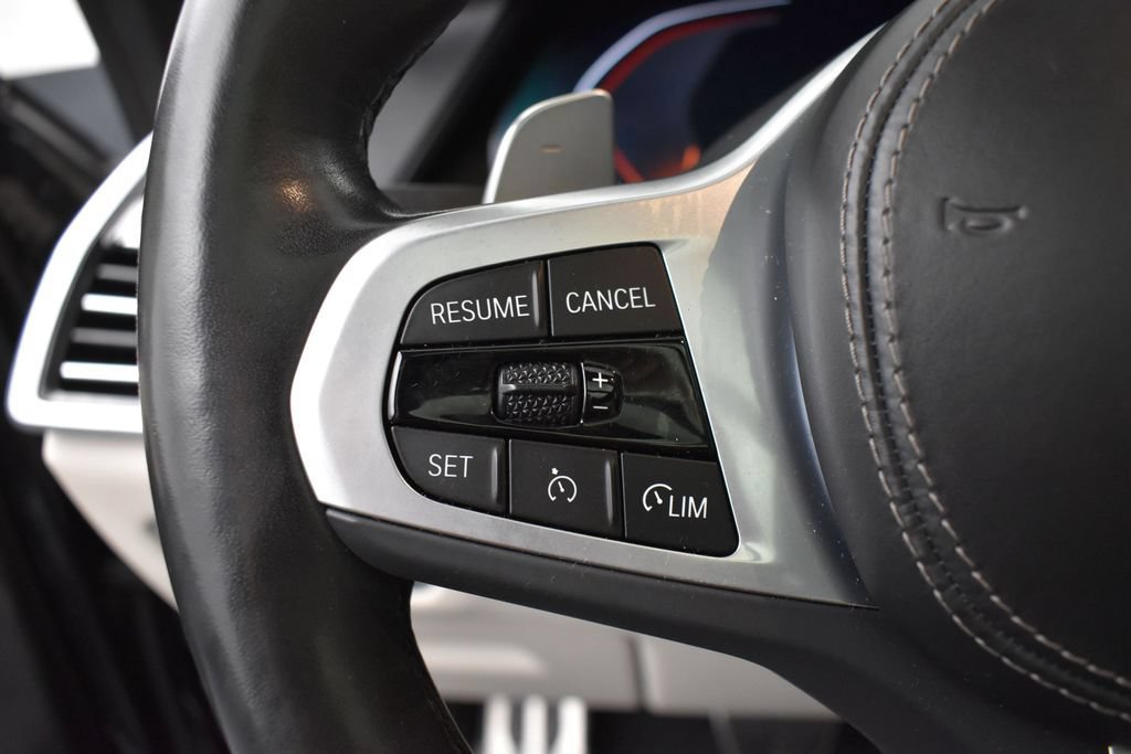 Used 2022 BMW X7 xDrive40i w/ M Sport Package AWD/4WD image 5