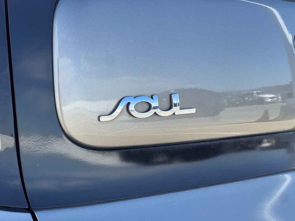 Used 2019 Kia Soul FWD image 23