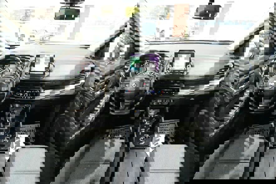 Used 2025 Nissan Rogue SV image 26