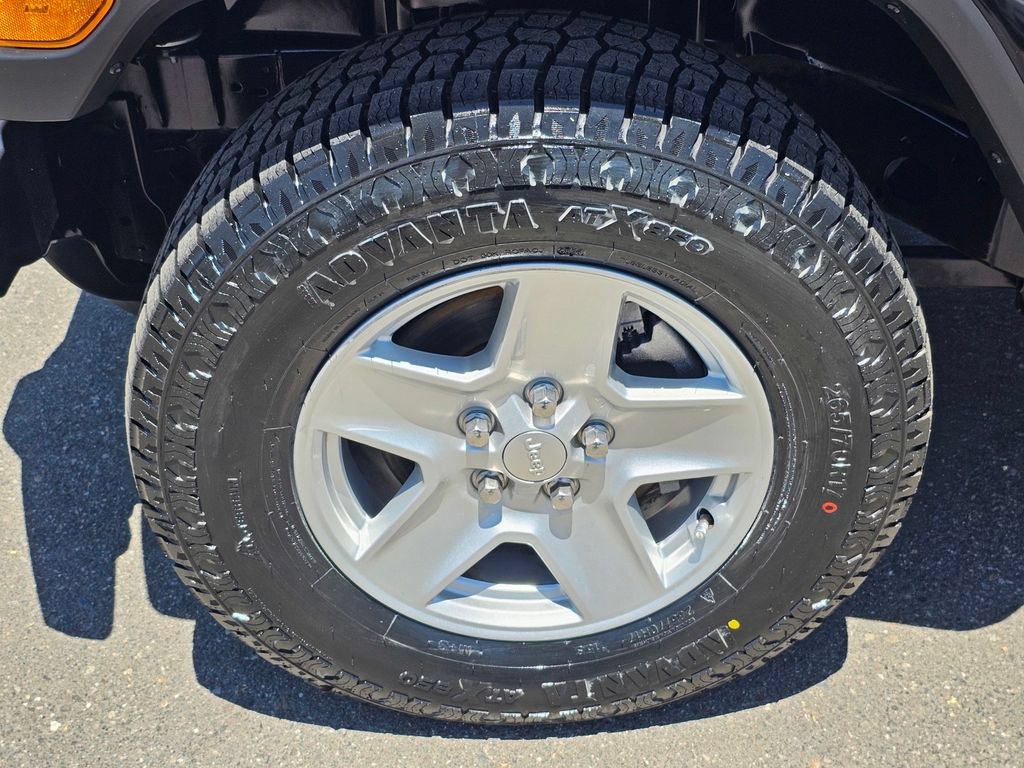 Used 2021 Jeep Gladiator Sport AWD/4WD image 9
