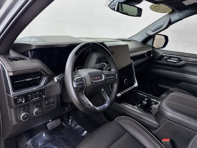 Used 2025 GMC Yukon Elevation AWD/4WD image 10