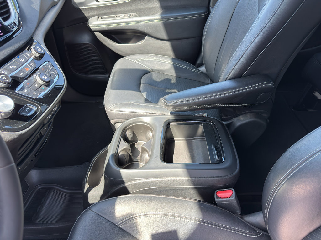 Used 2022 Chrysler Pacifica Touring-L w/ S Appearance Package FWD image 15