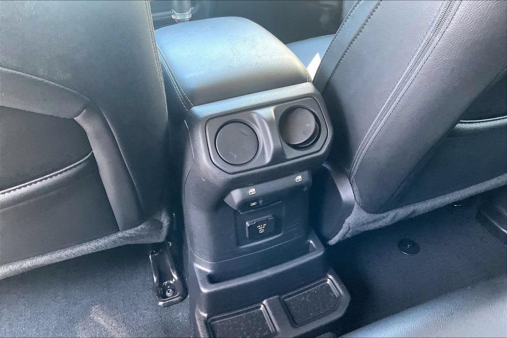Used 2023 Jeep Wrangler Unlimited Sahara AWD/4WD image 34
