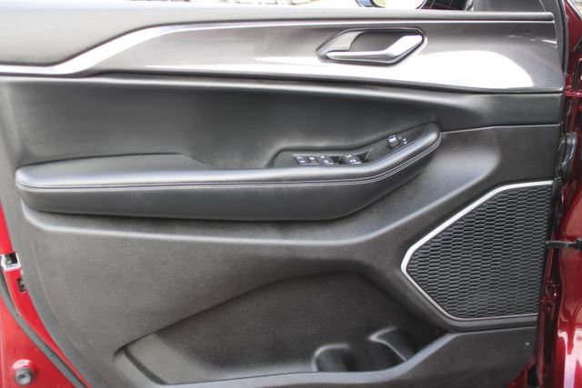 Used 2021 Jeep Grand Cherokee L Laredo image 9