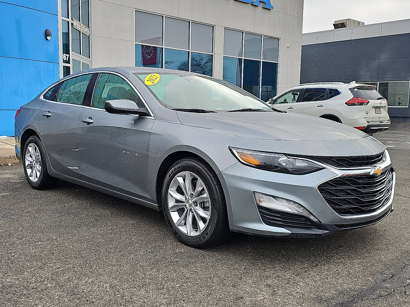 Used 2023 Chevrolet Malibu LT image 3