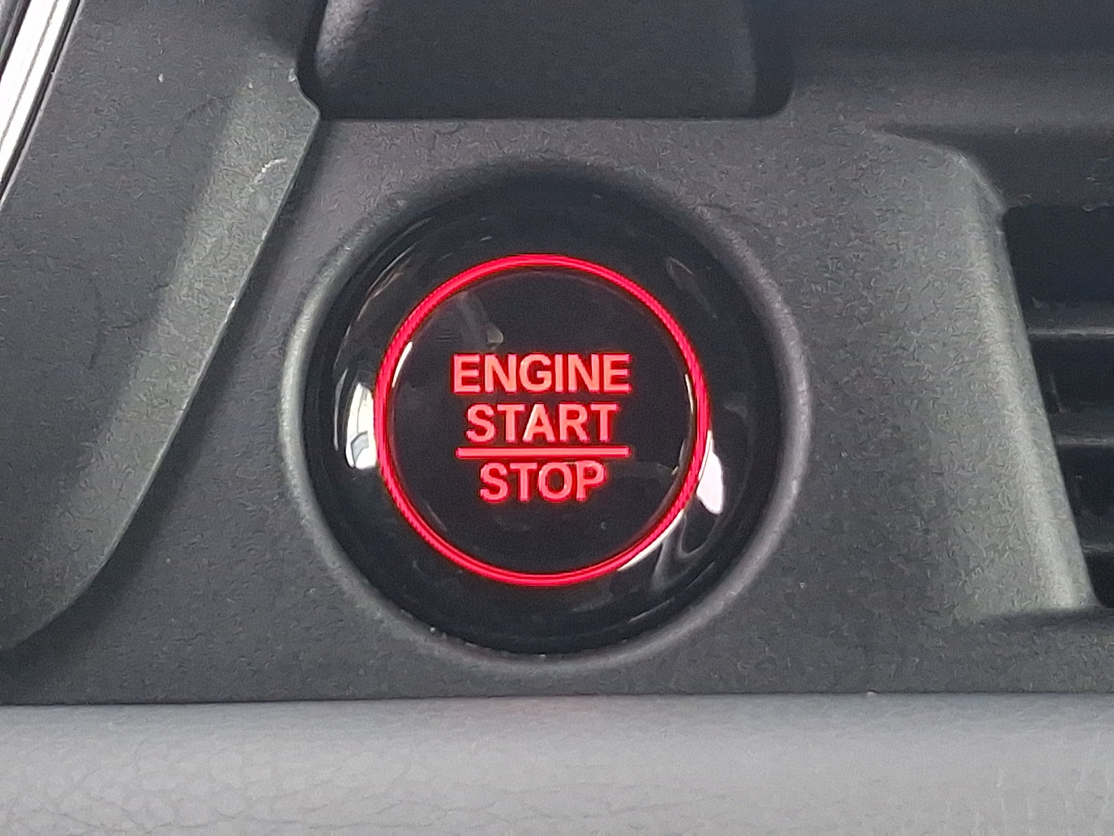 Used 2025 Honda Pilot Sport image 22