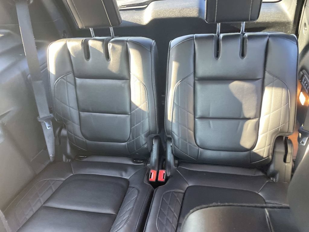 Used 2018 Ford Explorer Platinum AWD/4WD image 17