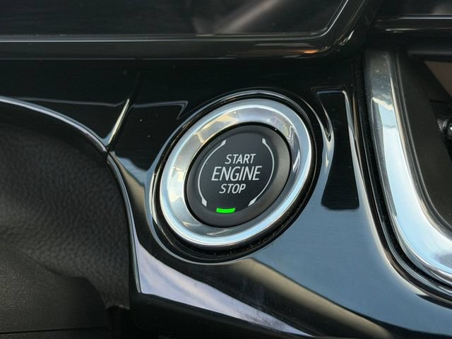 Used 2025 Chevrolet Trax RS w/ Driver Confidence Package FWD image 22