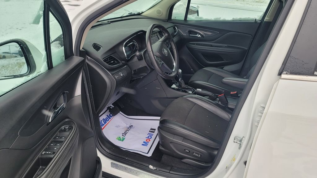 Used 2022 Buick Encore Preferred image 18