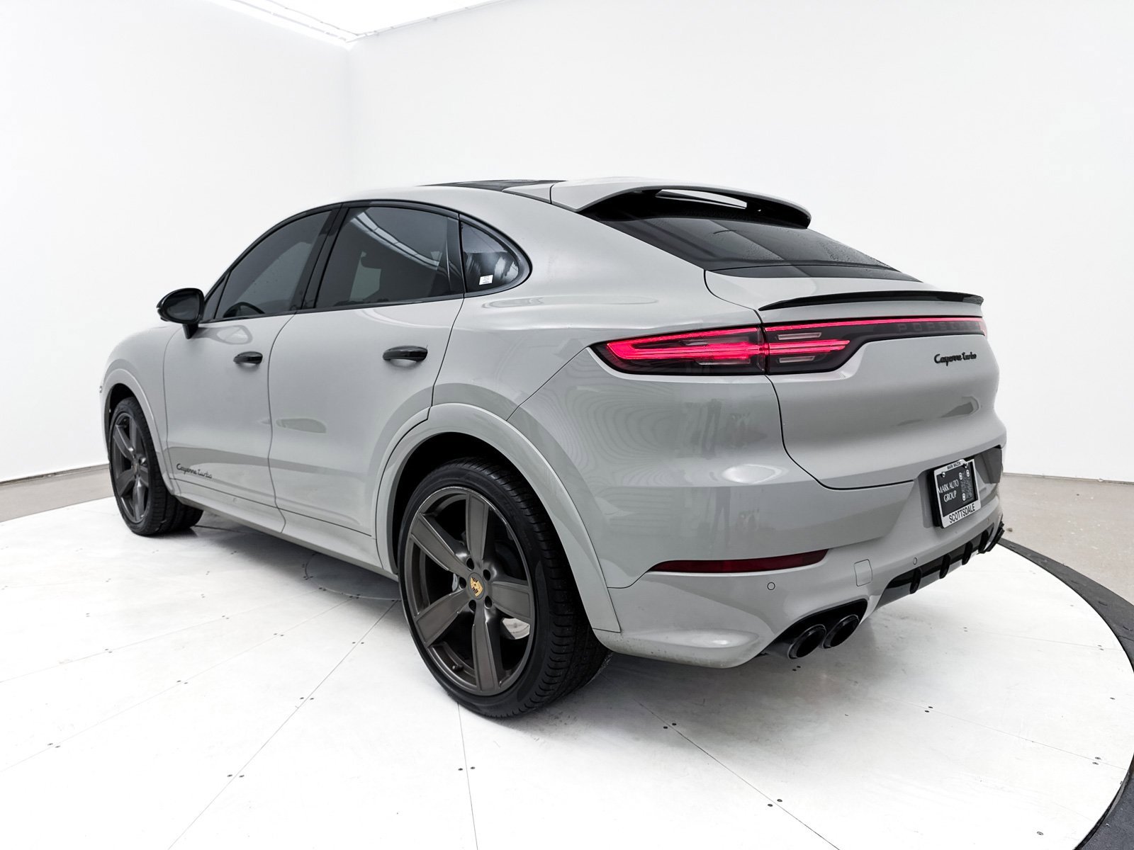 Used 2022 Porsche Cayenne Turbo image 21