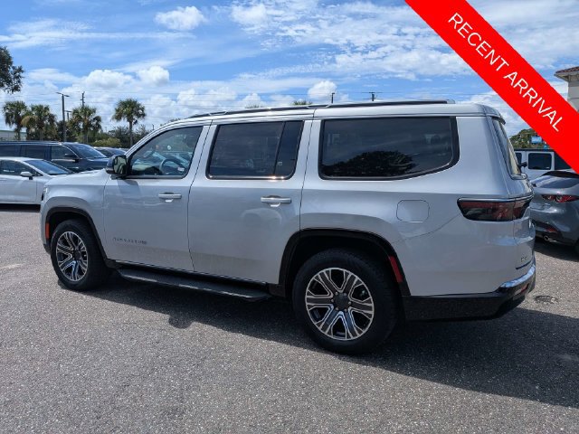 Used 2024 Jeep Wagoneer 4WD w/ Premium Group I image 5