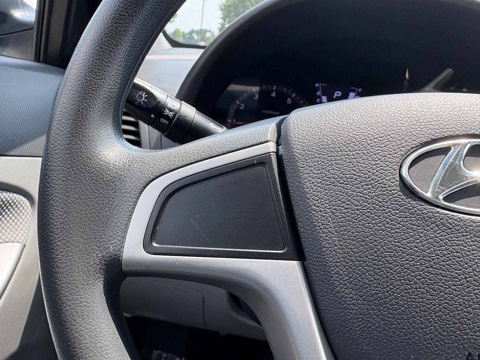 Used 2014 Hyundai Accent GS FWD image 9