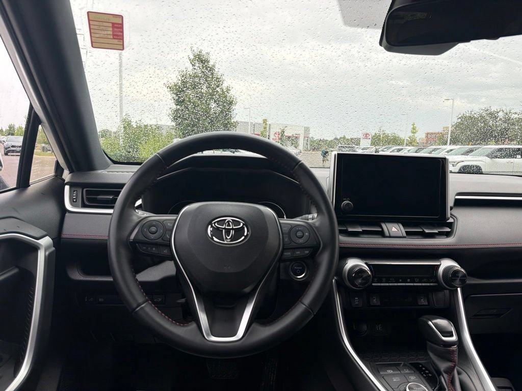 Used 2025 Toyota RAV4 SE AWD/4WD image 22