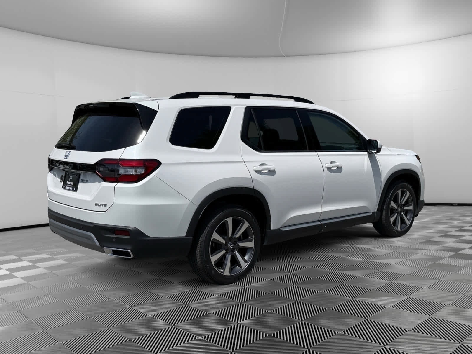 Used 2025 Honda Pilot Elite image 5