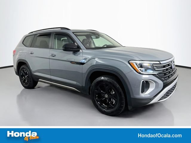 Used 2024 Volkswagen Atlas Peak Edition SEL AWD/4WD image 1
