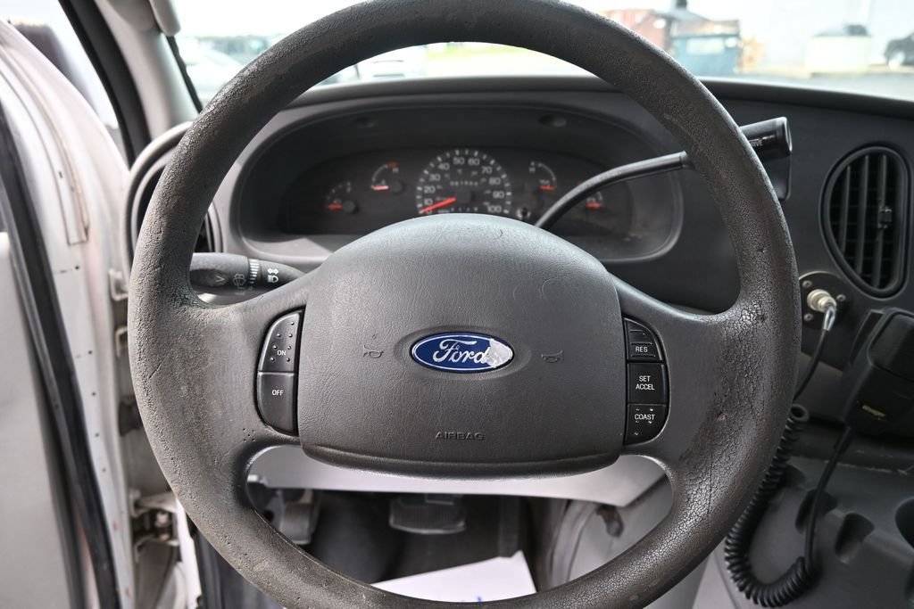 Used 2003 Ford E-450 and Econoline 450 RWD image 32