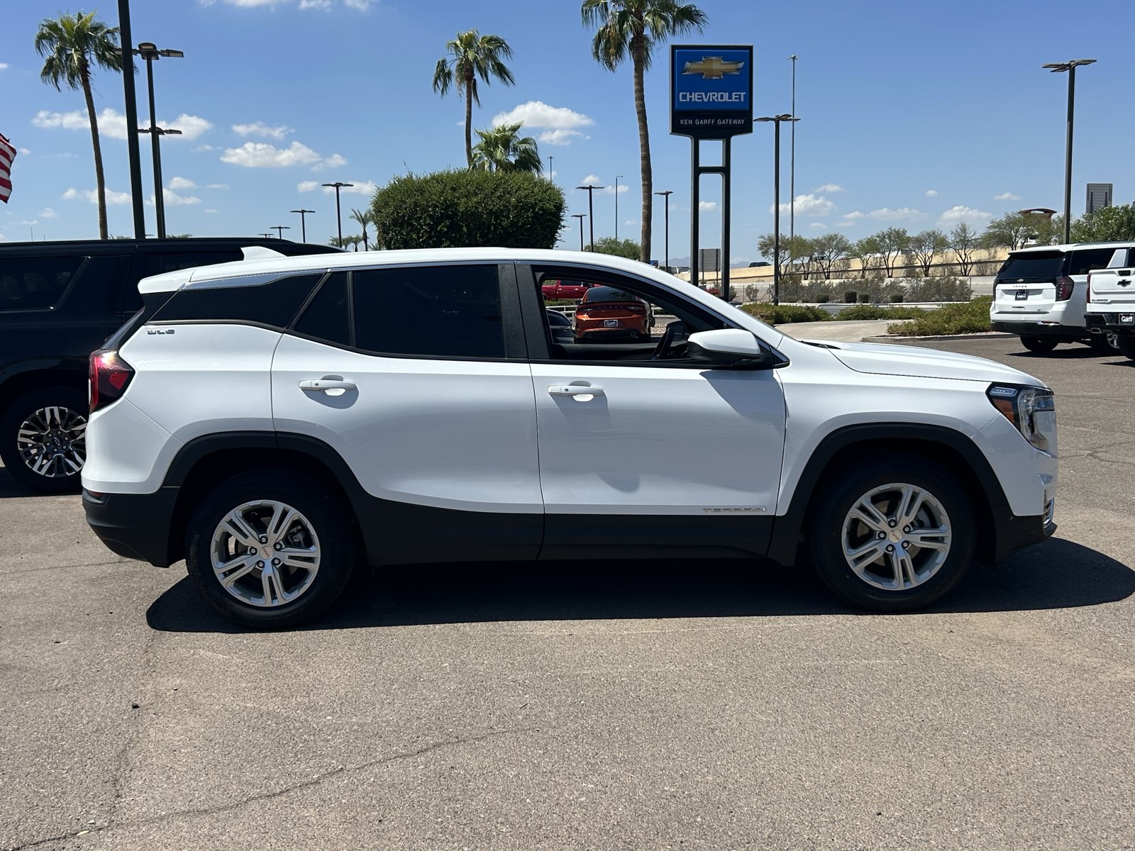 Certified 2024 GMC Terrain SLE FWD image 6
