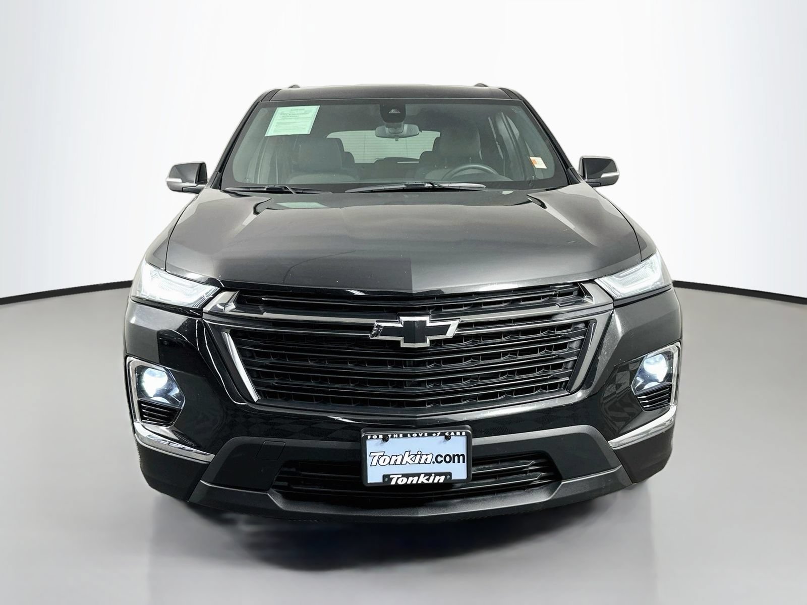 Used 2023 Chevrolet Traverse LT w/ Midnight/Sport Edition AWD/4WD image 2