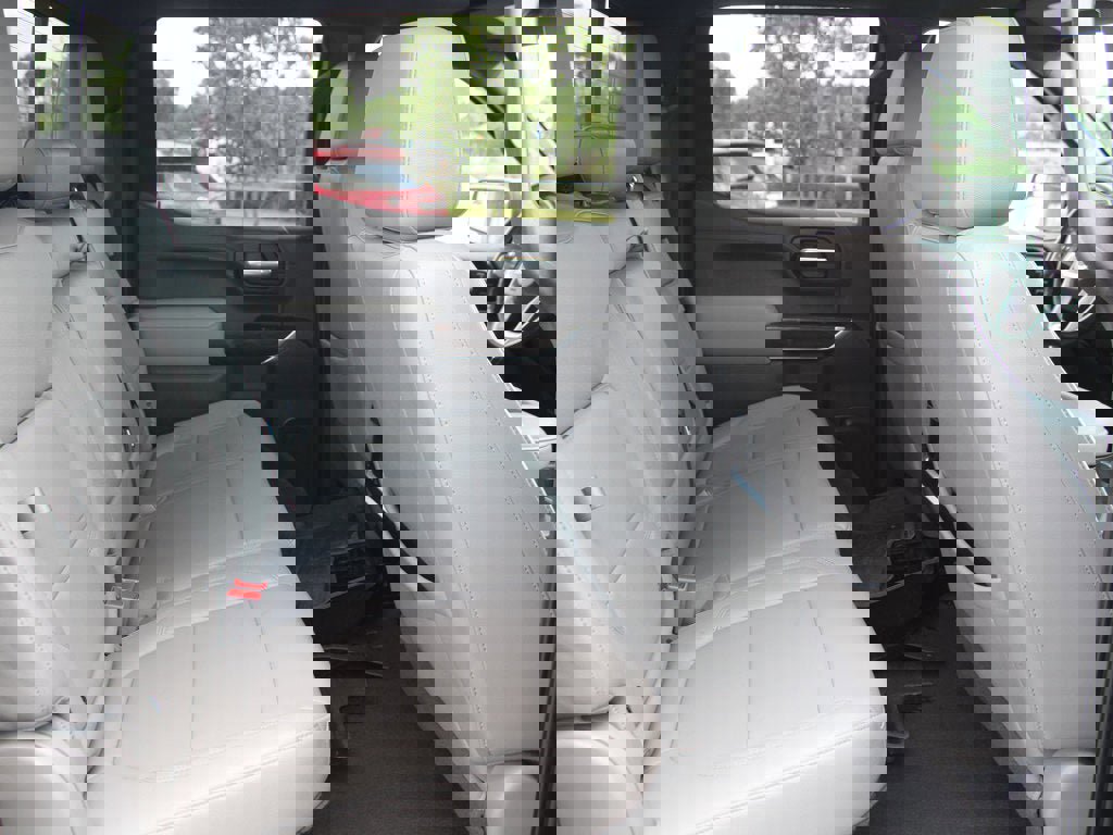 Used 2022 GMC Sierra 1500 SLT image 22