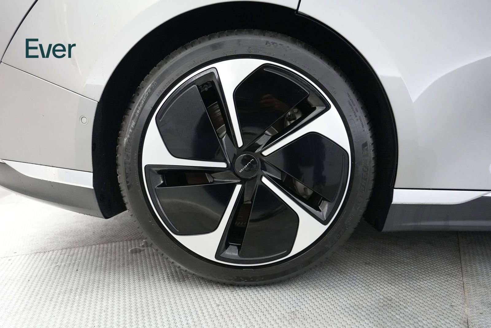 Used 2023 Lucid Air Touring image 22