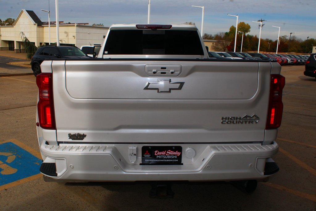 Used 2023 Chevrolet Silverado 3500 High Country image 11