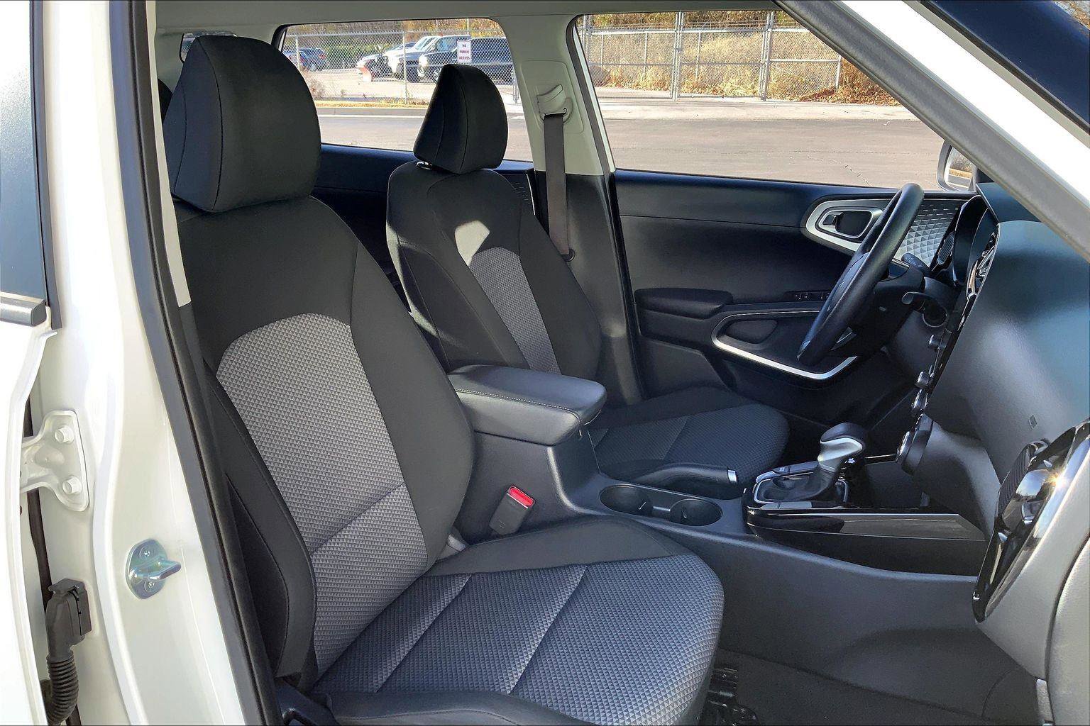 Used 2023 Kia Soul S image 7