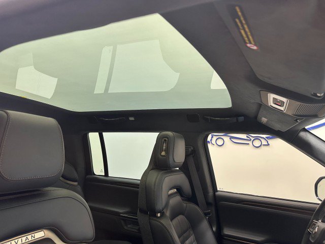 Used 2026 Rivian R1S Premium AWD/4WD image 40