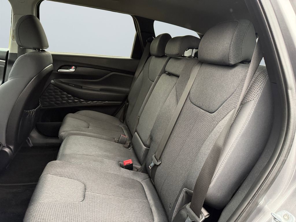 Used 2020 Hyundai Santa Fe SE image 13