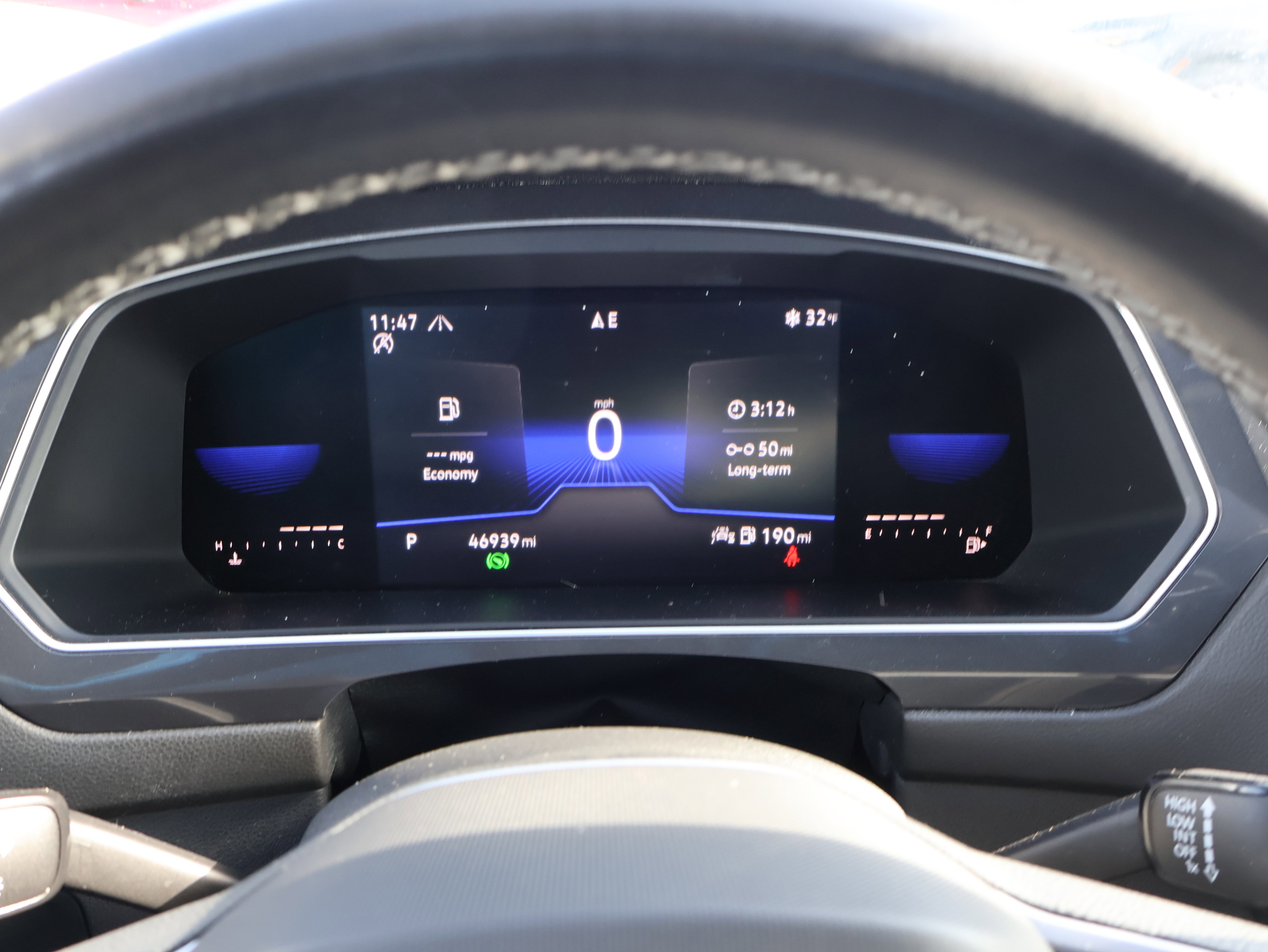 Used 2022 Volkswagen Tiguan SE w/ Panoramic Sunroof Package image 33