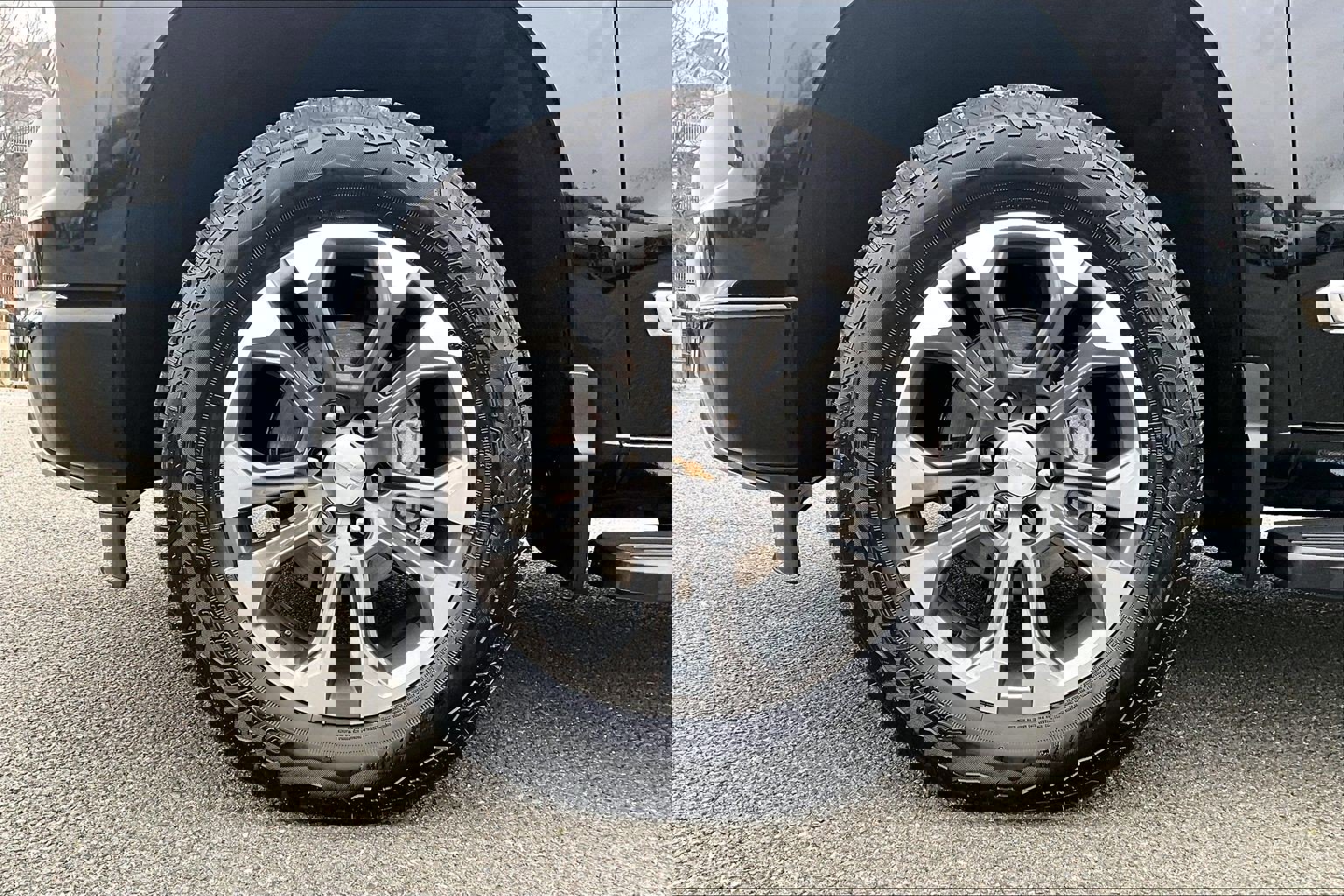 Used 2024 Chevrolet Silverado 1500 High Country w/ Z71 Off-Road Package image 9