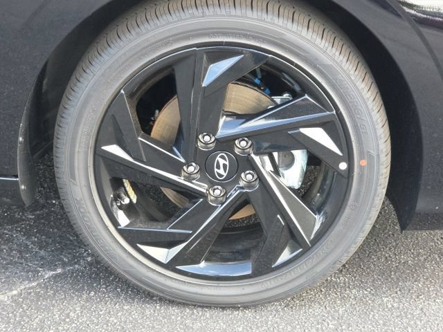 New 2026 Hyundai Elantra Sport FWD image 21