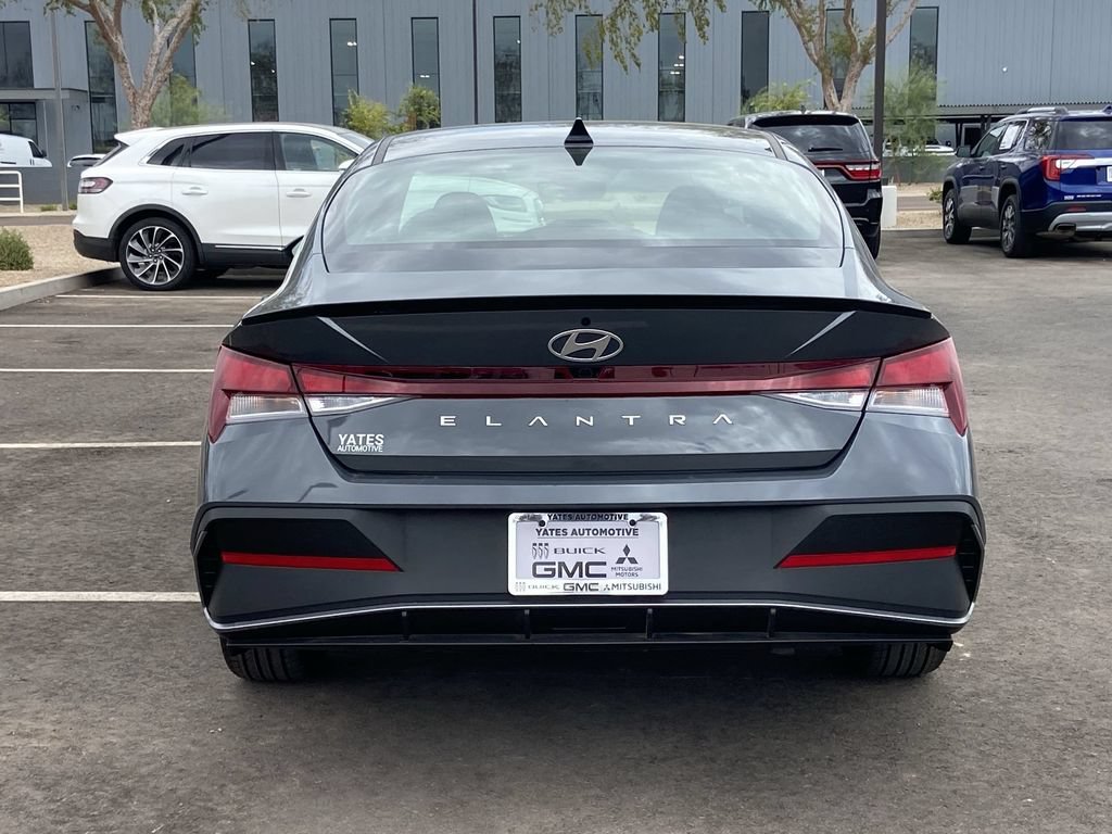 Used 2026 Hyundai Elantra Sport FWD image 5
