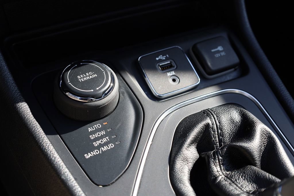 Used 2020 Jeep Cherokee High Altitude image 26